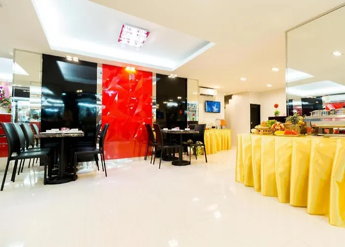 호텔 Euro Luxury Pavillion Pratunam 3*